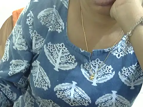 Snapshot of CHAMELI4747 chatting on 07/02/26, 08:42 CHAMELI4747 online show from 07/02/26, 08:42