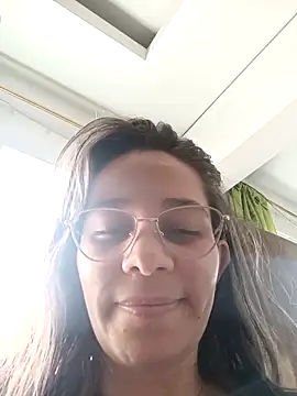 Isabella5 Brown  online show from 12/22/25, 05:54