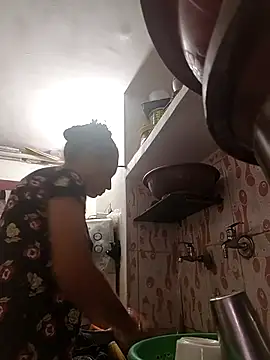 Snapshot of ISHANI-SINGH chatting on 11/20/25, 03:50 ISHANI-SINGH online show from 11/20/25, 03:50