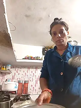 Snapshot of ISHANI-SINGH chatting on 11/28/25, 02:36 ISHANI-SINGH online show from 11/28/25, 02:36