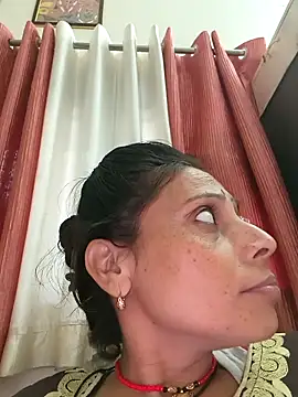 Snapshot of ISHANI-SINGH chatting on 12/05/25, 11:41 ISHANI-SINGH online show from 12/05/25, 11:41