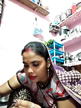 Snapshot of Cut_ragni chatting on 11/15/25, 05:42 Cut ragni online show from 11/15/25, 05:42