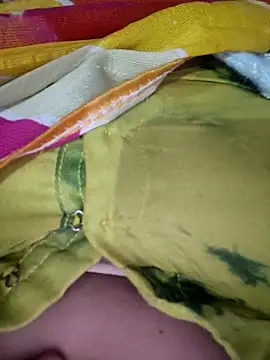 Snapshot of Cut_ragni chatting on 12/16/25, 09:58 Cut ragni online show from 12/16/25, 09:58