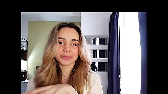 Snapshot of Chloe_Ravens chatting on 12/18/25, 10:54 Chloe Ravens online show from 12/18/25, 10:54