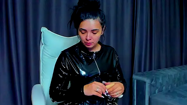 DevashaQueenX online show from 09/30/25, 07:02