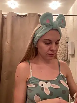 Snapshot of LiSinDoll chatting on 11/14/25, 06:23 LiSinDoll online show from 11/14/25, 06:23