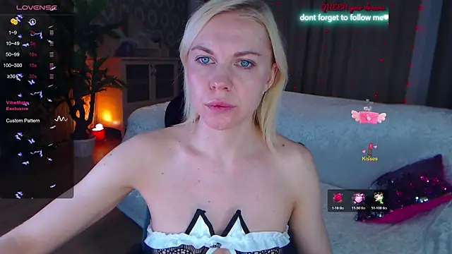 Snapshot of LiSinDoll chatting on 12/15/25, 03:55 LiSinDoll online show from 12/15/25, 03:55