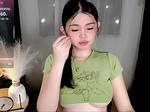 Snapshot of Bianca_cedine12 chatting on 04/27/26, 10:52 Bianca cedine12 online show from 04/27/26, 10:52