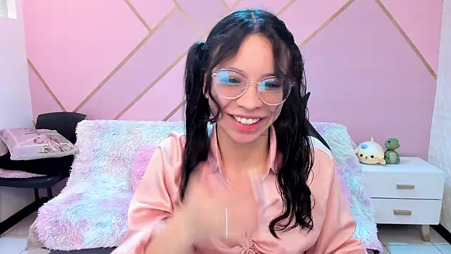 Snapshot of Giaa_rossi chatting on 11/16/25, 01:06 Giaa rossi online show from 11/16/25, 01:06