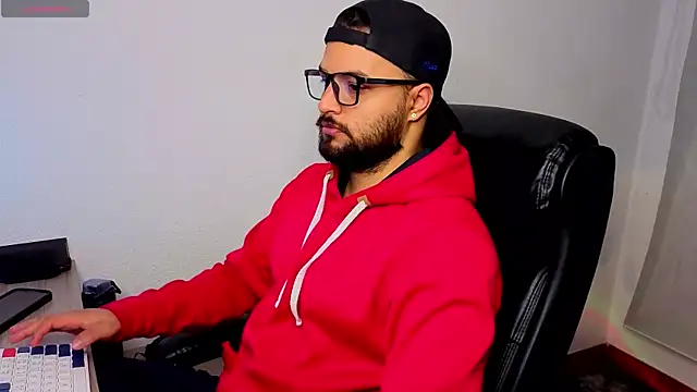 Ernesto-Rodriguez82 online show from 10/18/25, 05:21