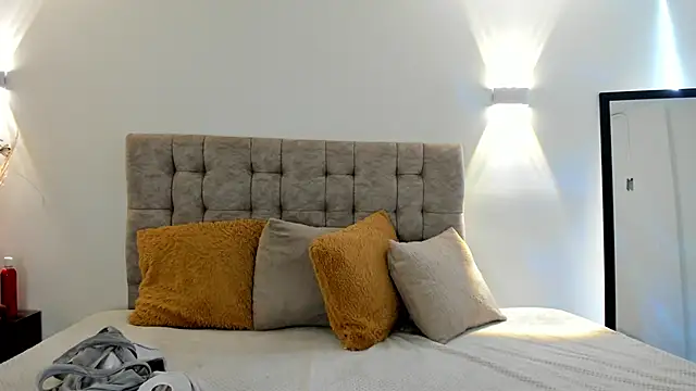 Dakota Mars online show from 03/12/26, 07:53