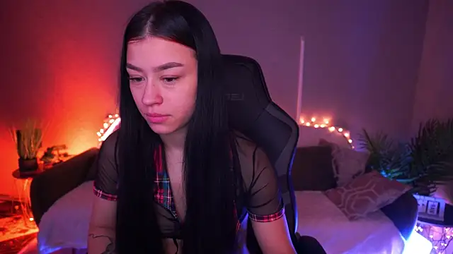 Snapshot of FataleNellie chatting on 03/11/26, 10:38 FataleNellie online show from 03/11/26, 10:38