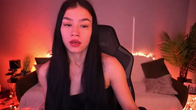 Snapshot of FataleNellie chatting on 03/17/26, 10:02 FataleNellie online show from 03/17/26, 10:02