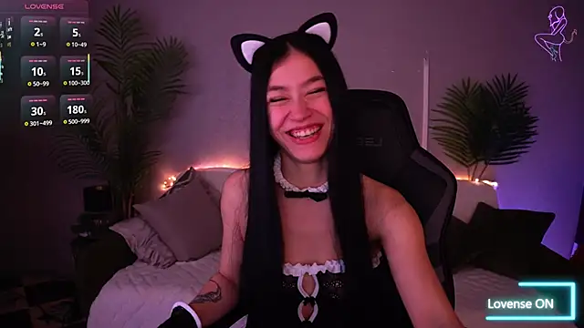 Snapshot of FataleNellie chatting on 04/08/26, 08:53 FataleNellie online show from 04/08/26, 08:53