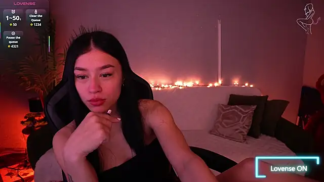 Snapshot of FataleNellie chatting on 04/14/26, 09:32 FataleNellie online show from 04/14/26, 09:32