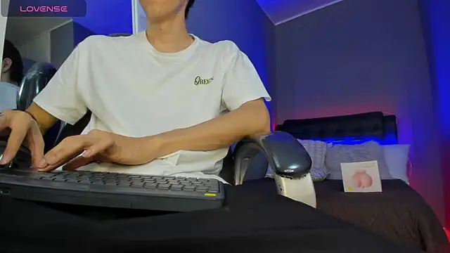 Snapshot of Jhon_snow22 chatting on 09/10/25, 02:28 Jhon snow22 online show from 09/10/25, 02:28