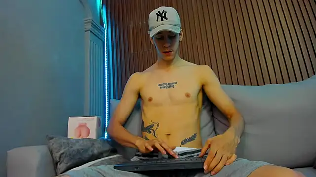 Snapshot of Jhon_snow22 chatting on 09/14/25, 02:38 Jhon snow22 online show from 09/14/25, 02:38