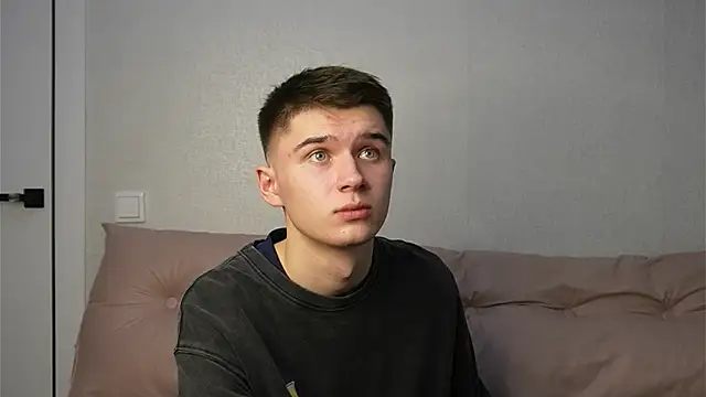 Snapshot of SherlockMax chatting on 11/06/25, 07:04 SherlockMax online show from 11/06/25, 07:04