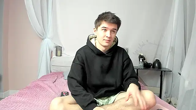 Snapshot of SherlockMax chatting on 01/10/26, 10:25 SherlockMax online show from 01/10/26, 10:25