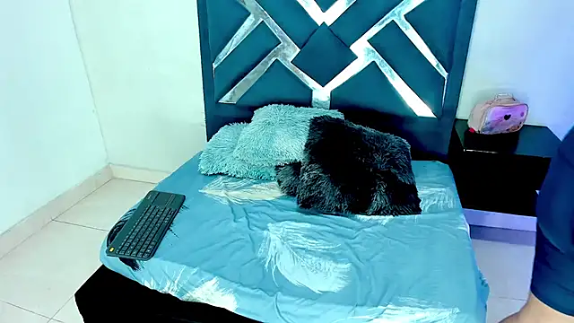 keith cute online show from 11/10/25, 07:24