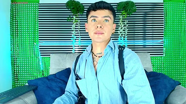 CamiiGuzmanX online show from 03/21/26, 08:23