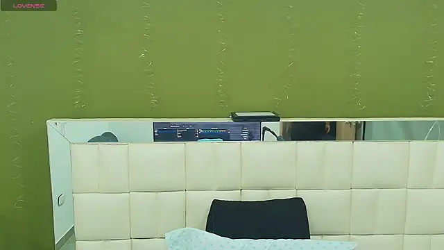 Snapshot of gisell_gomez chatting on 09/24/25, 12:08 gisell gomez online show from 09/24/25, 12:08