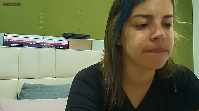 Snapshot of gisell_gomez chatting on 10/12/25, 12:26 gisell gomez online show from 10/12/25, 12:26