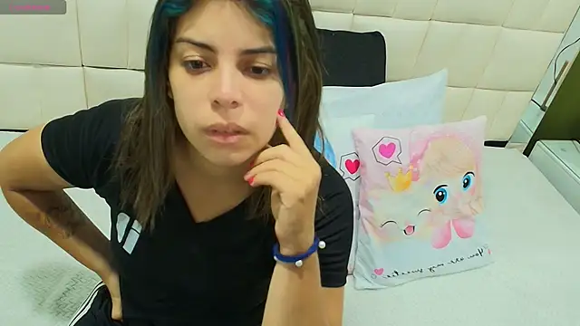 Snapshot of gisell_gomez chatting on 10/23/25, 12:04 gisell gomez online show from 10/23/25, 12:04