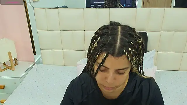 Snapshot of gisell_gomez chatting on 12/02/25, 12:43 gisell gomez online show from 12/02/25, 12:43