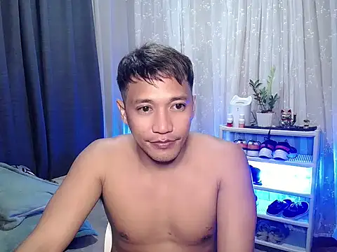 Snapshot of WildhunterMark chatting on 07/16/26, 06:47 WildhunterMark online show from 07/16/26, 06:47