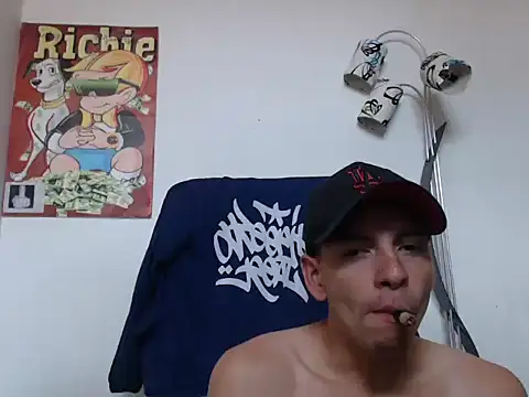 Snapshot of Thomasjons_ chatting on 10/01/25, 04:02 Thomasjons  online show from 10/01/25, 04:02