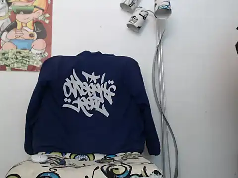 Snapshot of Thomasjons_ chatting on 10/02/25, 04:14 Thomasjons  online show from 10/02/25, 04:14