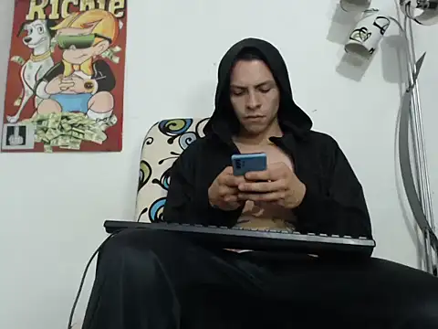 Snapshot of Thomasjons_ chatting on 10/19/25, 11:16 Thomasjons  online show from 10/19/25, 11:16