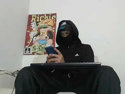 Snapshot of Thomasjons_ chatting on 11/04/25, 12:43 Thomasjons online show from 11/04/25, 12:43