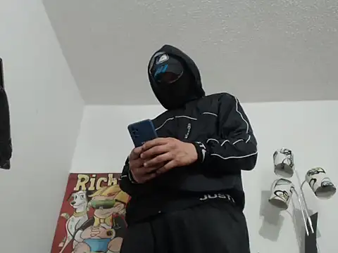 Snapshot of Thomasjons_ chatting on 11/07/25, 01:16 Thomasjons online show from 11/07/25, 01:16