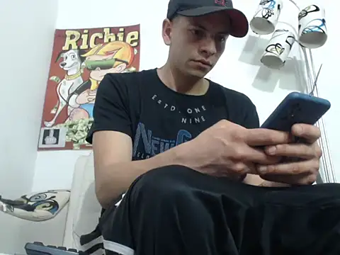 Snapshot of Thomasjons_ chatting on 11/09/25, 02:43 Thomasjons online show from 11/09/25, 02:43