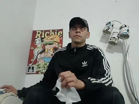 Snapshot of Thomasjons_ chatting on 11/10/25, 10:03 Thomasjons online show from 11/10/25, 10:03