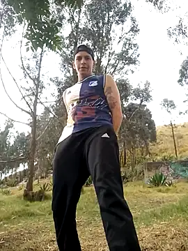 Snapshot of Thomasjons_ chatting on 11/13/25, 06:07 Thomasjons online show from 11/13/25, 06:07