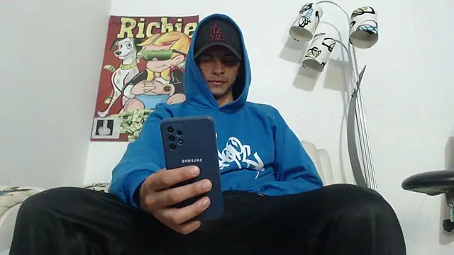 Snapshot of Thomasjons_ chatting on 12/02/25, 01:33 Thomasjons online show from 12/02/25, 01:33