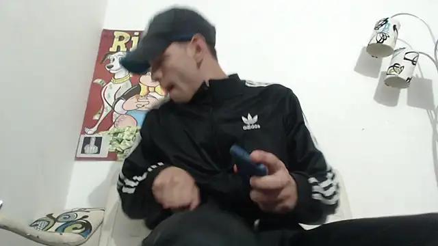 Snapshot of Thomasjons_ chatting on 12/03/25, 10:08 Thomasjons online show from 12/03/25, 10:08