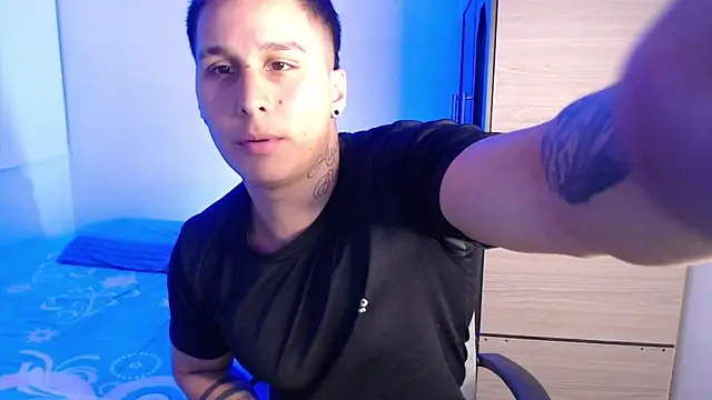 valentinosex1 online show from 01/06/26, 11:40