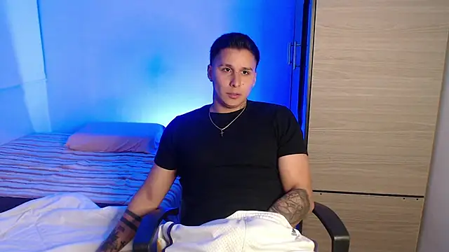 valentinosex1 online show from 02/16/26, 11:45