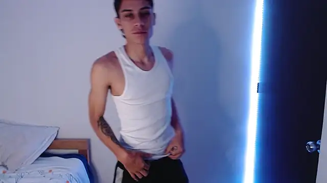 axel davis  online show from 10/08/25, 03:04