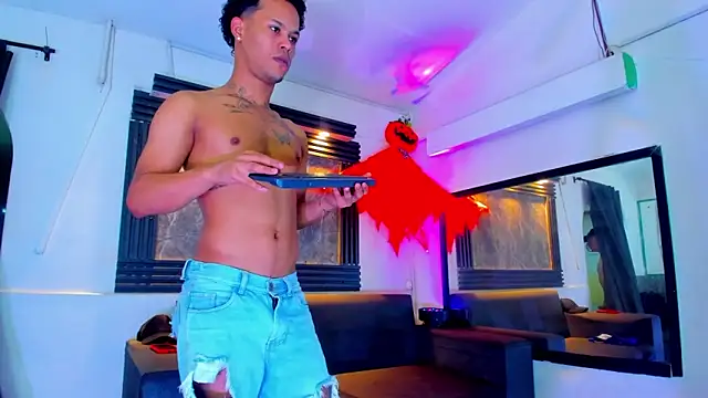 Snapshot of Rick_big chatting on 10/15/25, 04:01 Rick big online show from 10/15/25, 04:01