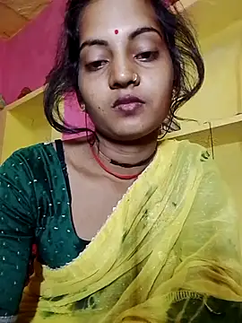 Snapshot of Hot_bbbb chatting on 10/17/25, 07:16 Hot bbbb online show from 10/17/25, 07:16