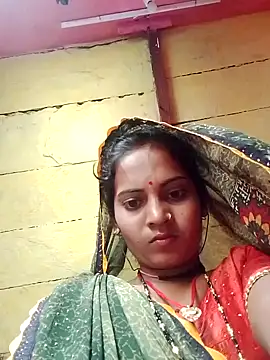 Snapshot of Hot_bbbb chatting on 10/22/25, 06:46 Hot bbbb online show from 10/22/25, 06:46