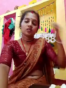 Snapshot of Hot_bbbb chatting on 04/25/26, 10:40 Hot bbbb online show from 04/25/26, 10:40
