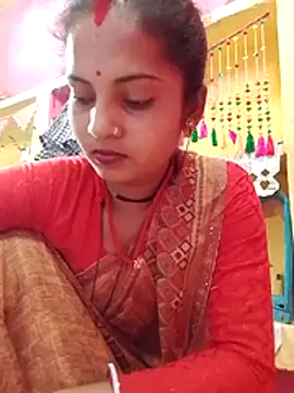 Snapshot of Hot_bbbb chatting on 04/27/26, 03:37 Hot bbbb online show from 04/27/26, 03:37