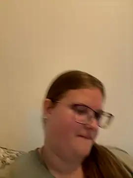 Snapshot of CurvyPaar2 chatting on 09/13/25, 11:43 CurvyPaar2 online show from 09/13/25, 11:43