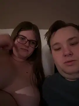 Snapshot of CurvyPaar2 chatting on 01/31/26, 08:18 CurvyPaar2 online show from 01/31/26, 08:18